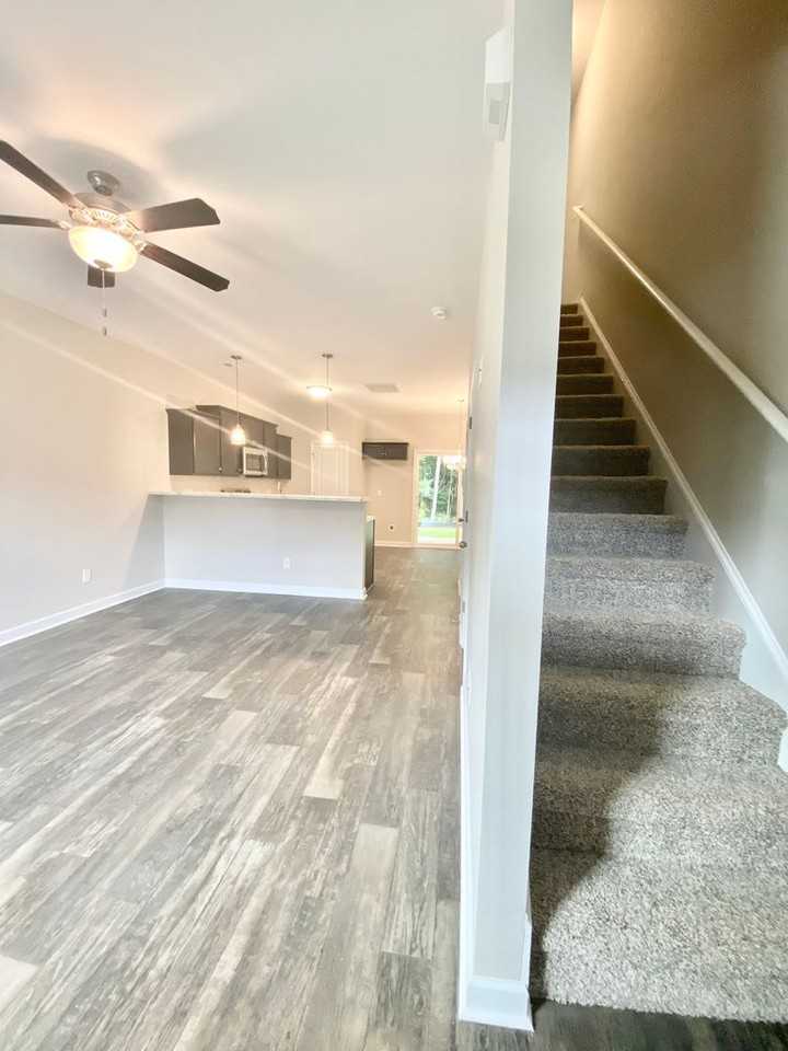 12 12 Jaydn Drive W - Photo 7 of 15