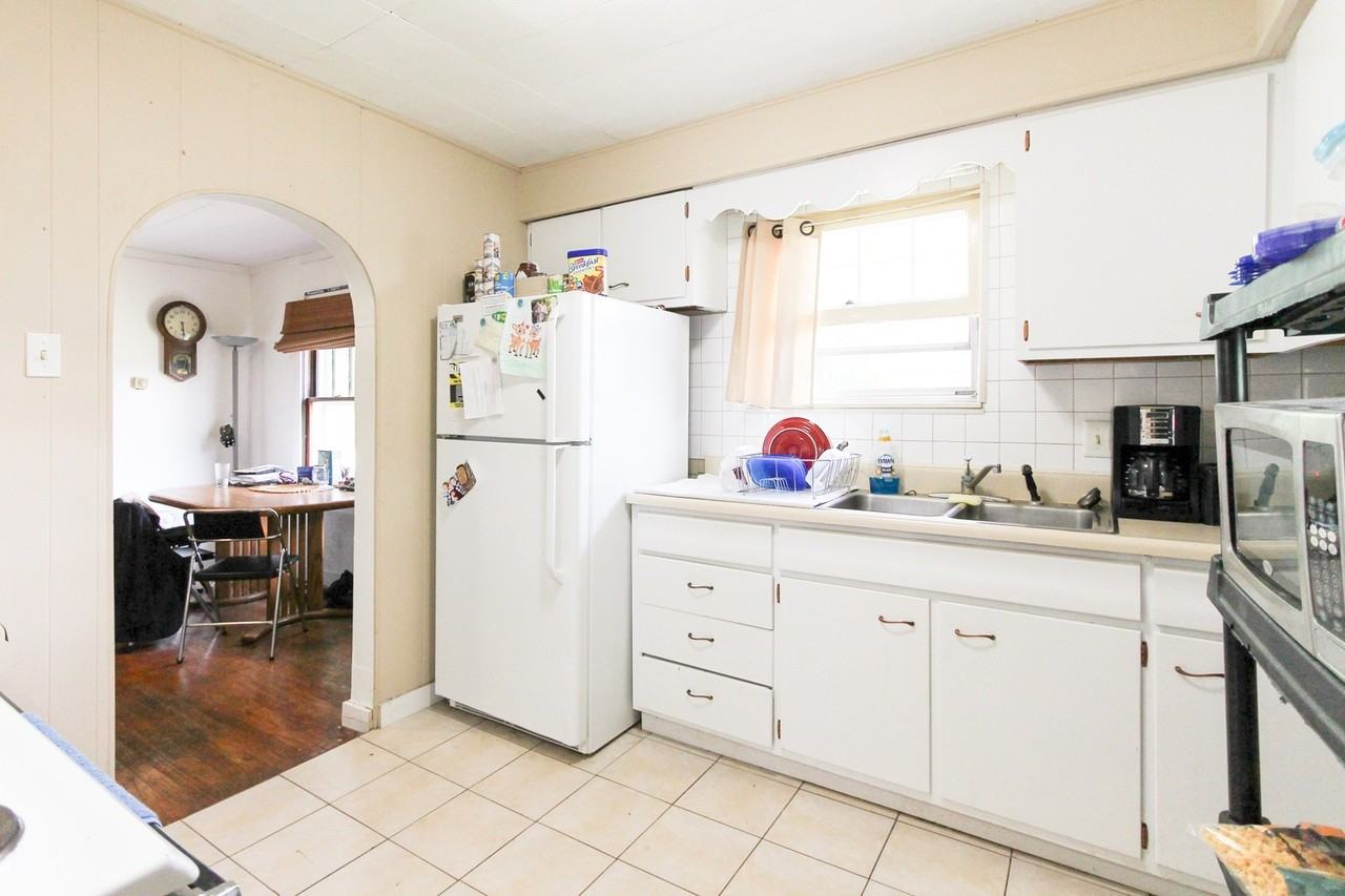 2109 N Rosewood Ave - Photo 4 of 8