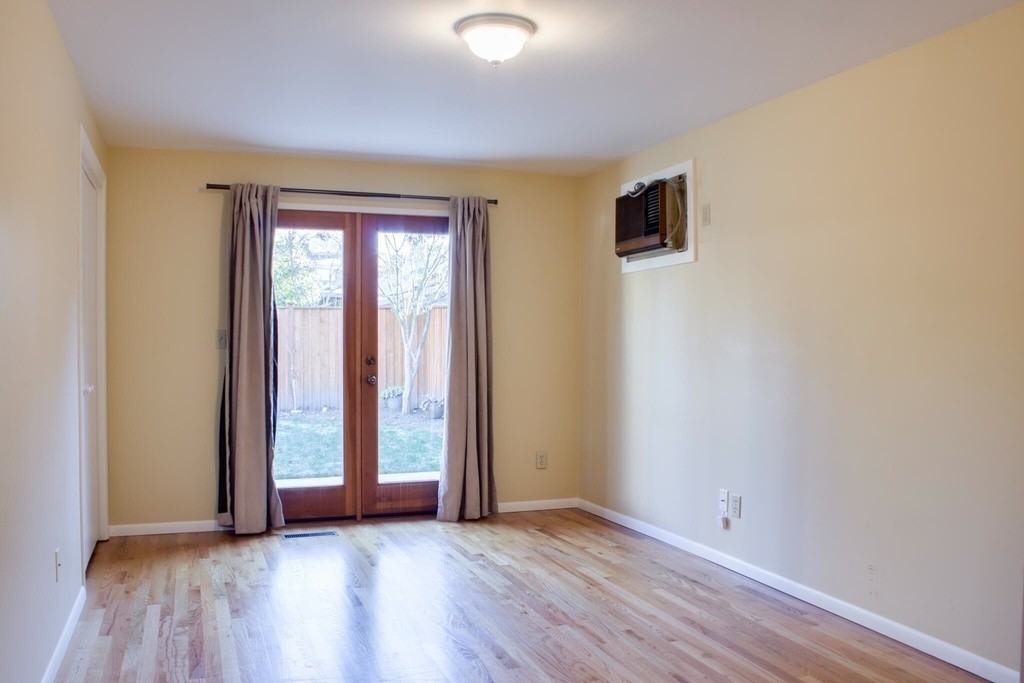 2344 Mcgilvra Blvd E - Photo 6 of 13