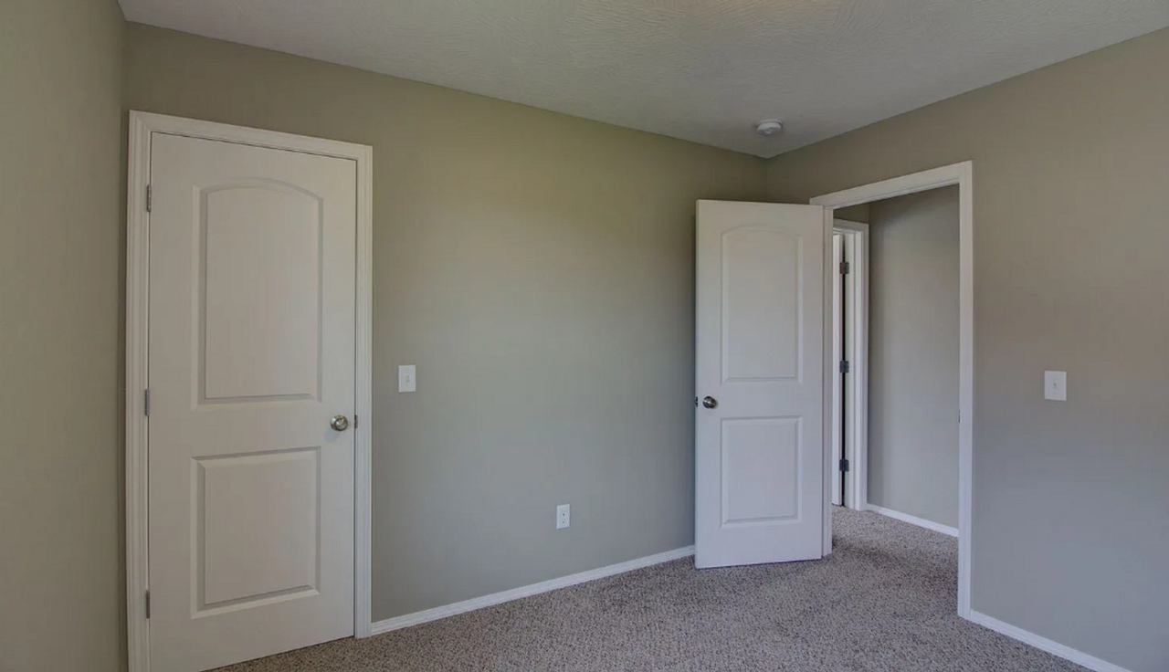 5517 W Yew St - Photo 2 of 8