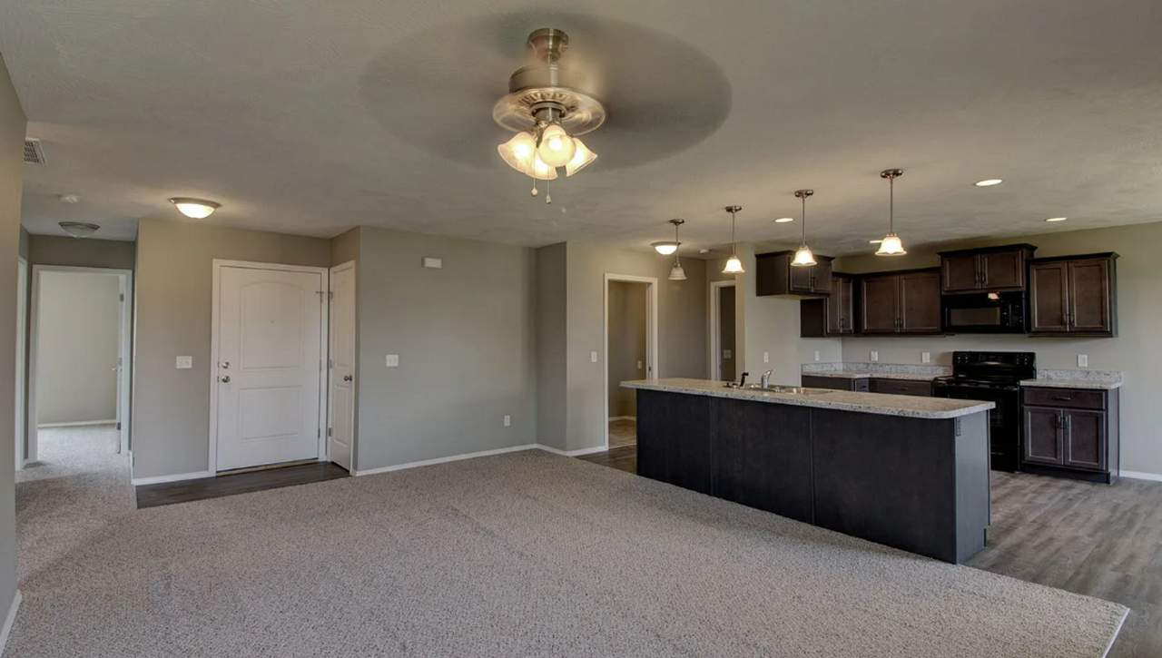 5517 W Yew St - Photo 3 of 8