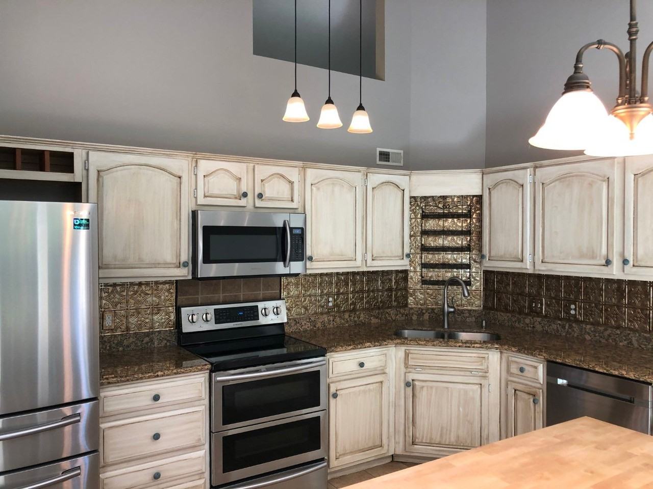 310 Oakwood Dr - Photo 5 of 15