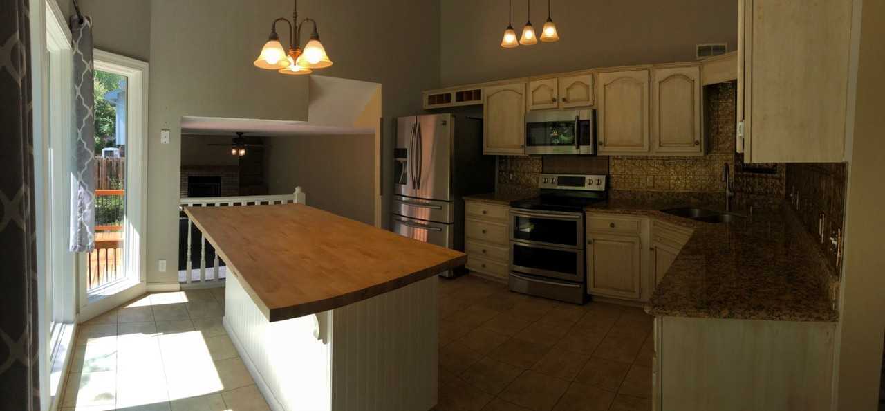 310 Oakwood Dr - Photo 7 of 15