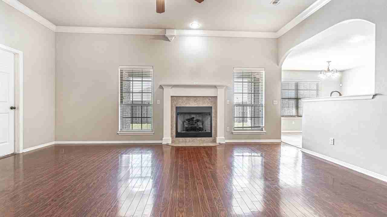 3705 Sw High Point Ave - Photo 3 of 17