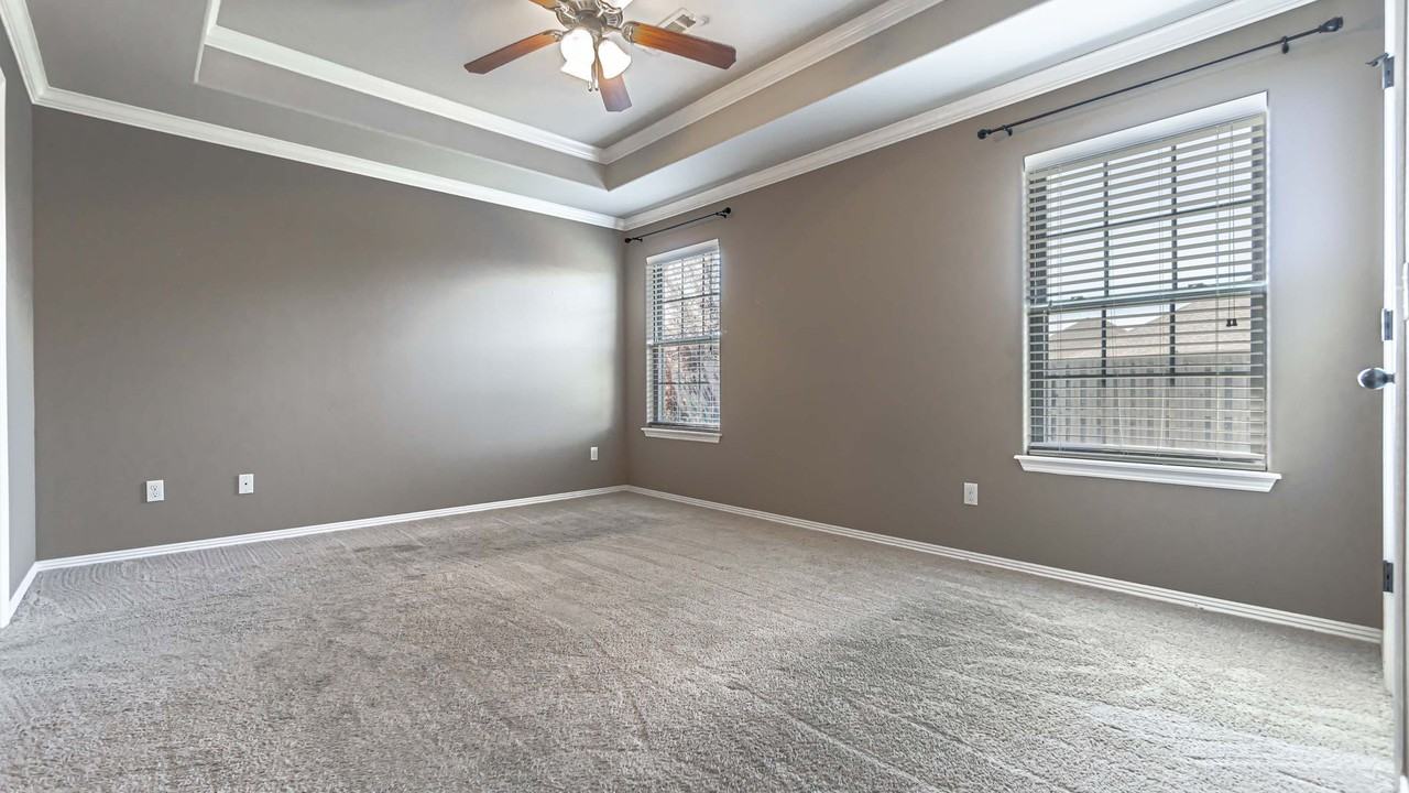 3705 Sw High Point Ave - Photo 4 of 17