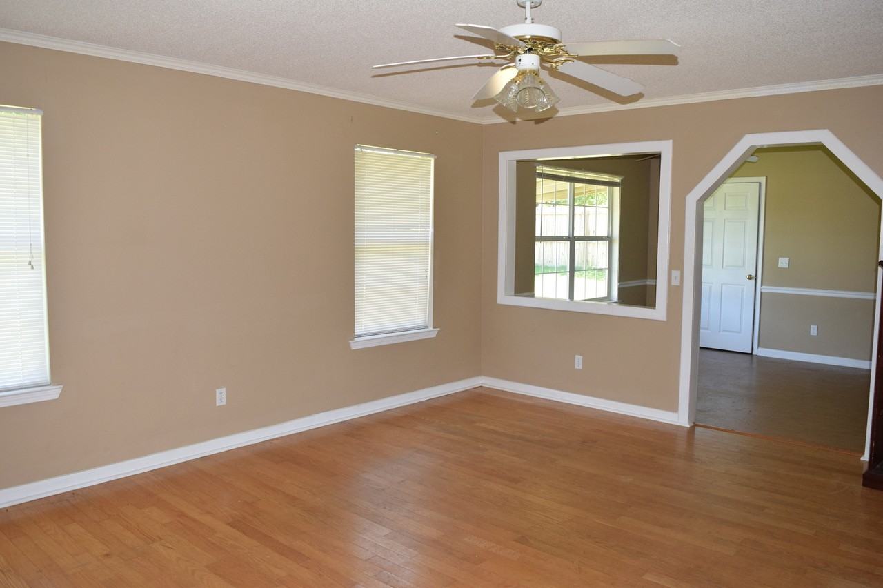 214 Petunia Dr - Photo 3 of 14