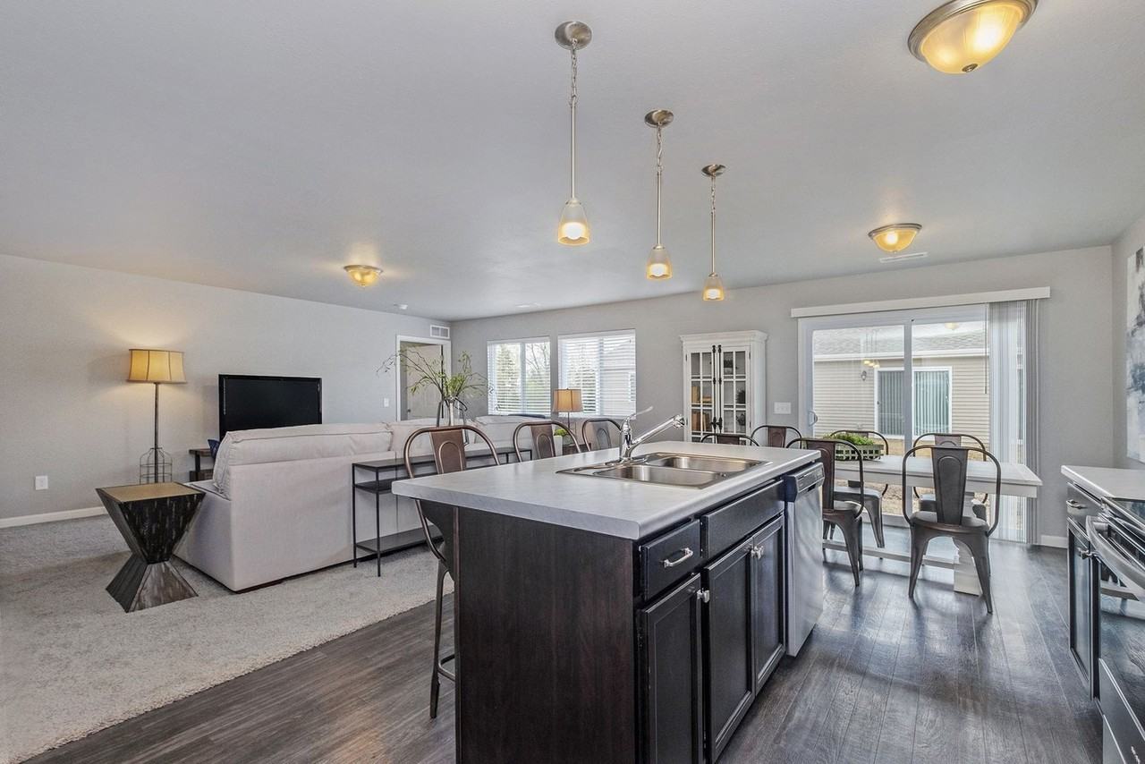 5680 Alten St - Photo 5 of 21