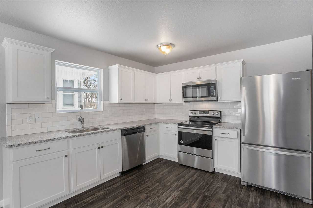 218 Westmoreland Ave - Photo 4 of 19