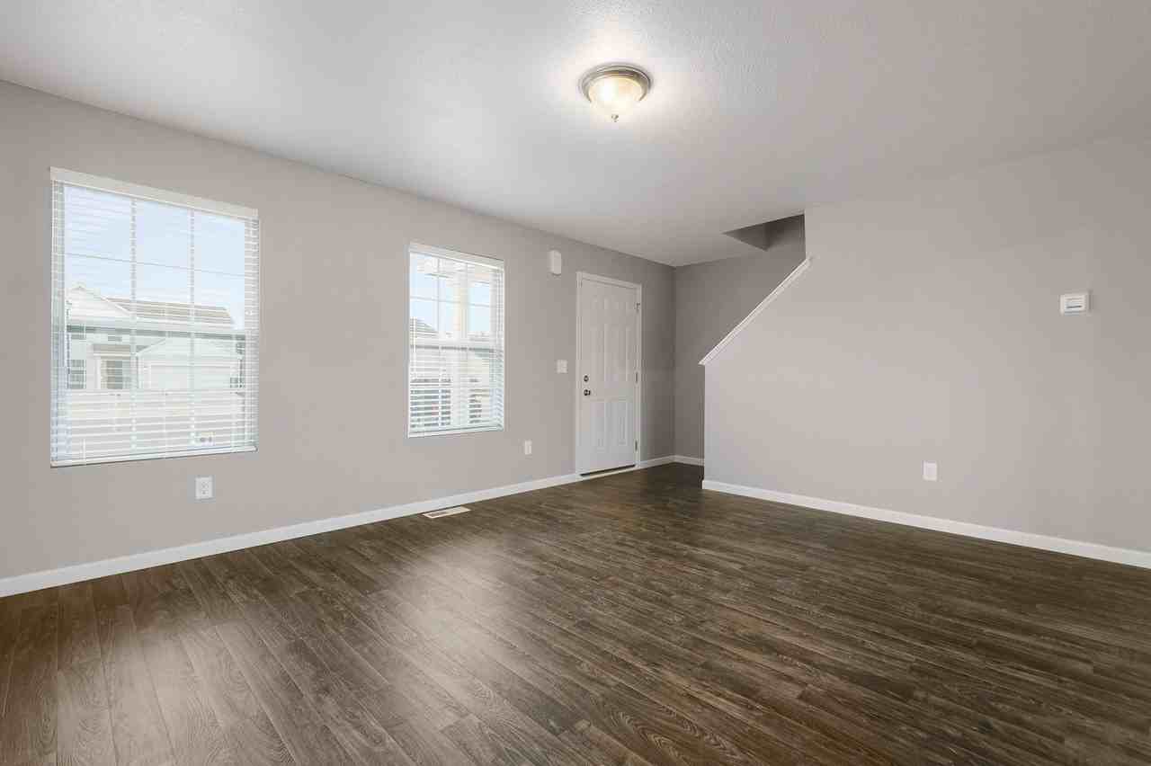 218 Primrose Ln - Photo 6 of 28