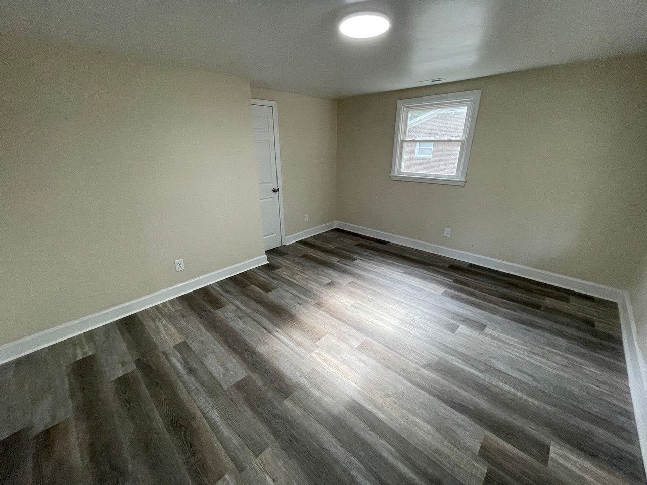 503 Whitaker St - Photo 2 of 20