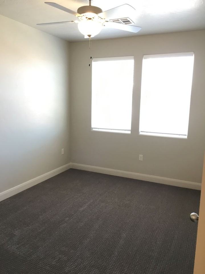 1184 E Bulloch St - Photo 6 of 17