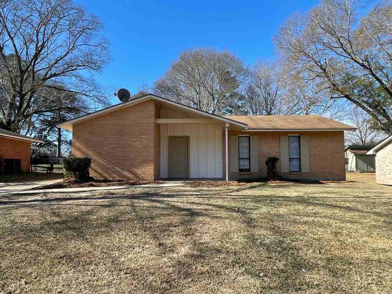523 Placid Dr - Photo 2 of 23