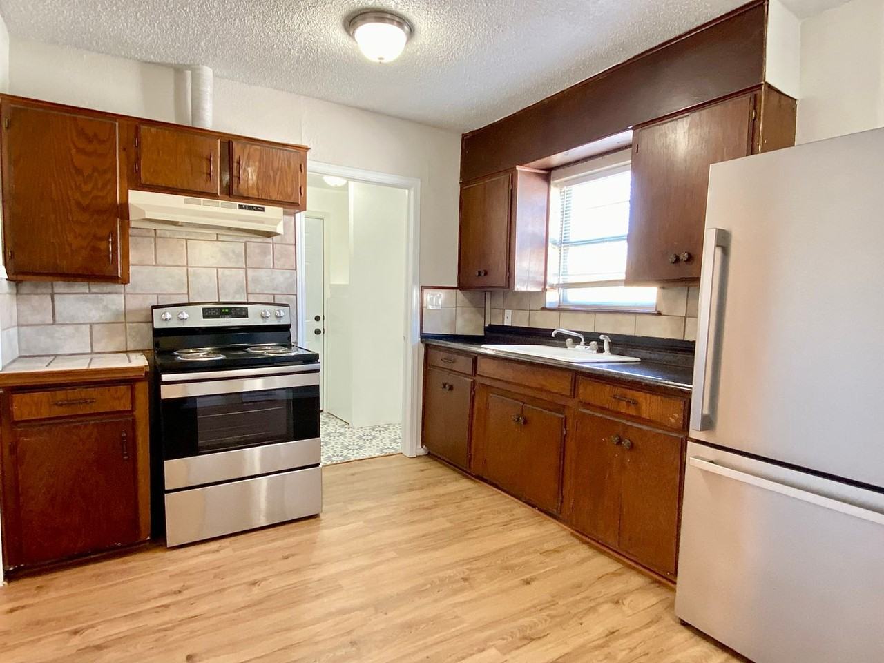 3609 N Francis Ave - Photo 3 of 10