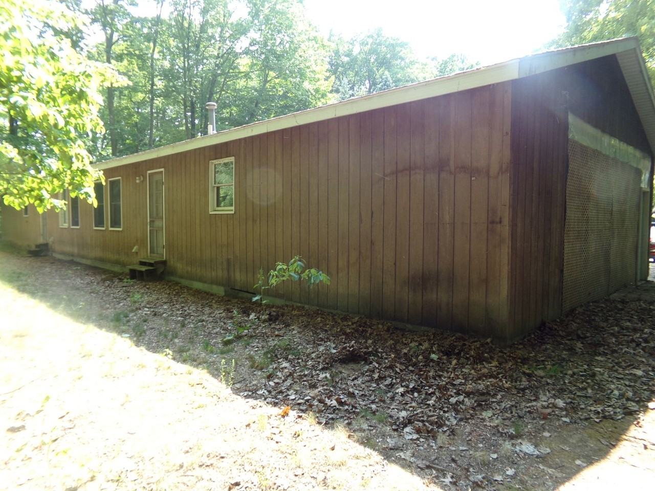 18068 Meyers Dr - Photo 2 of 20