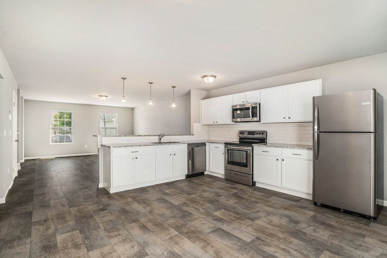 6219 Clubhouse Way - Photo 3 of 23