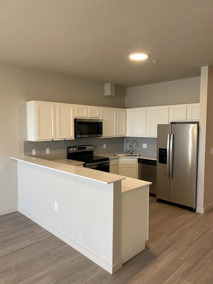 Stone Creek Apartments - Photo 7 of 50