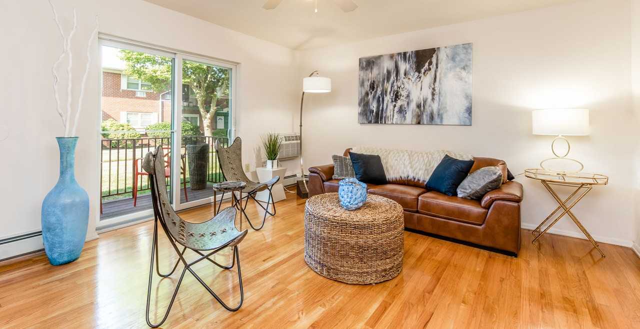 Meadowview - Photo 2 of 7