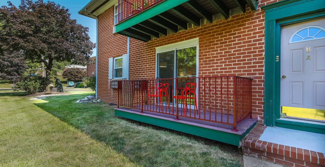 Meadowview - Photo 5 of 7