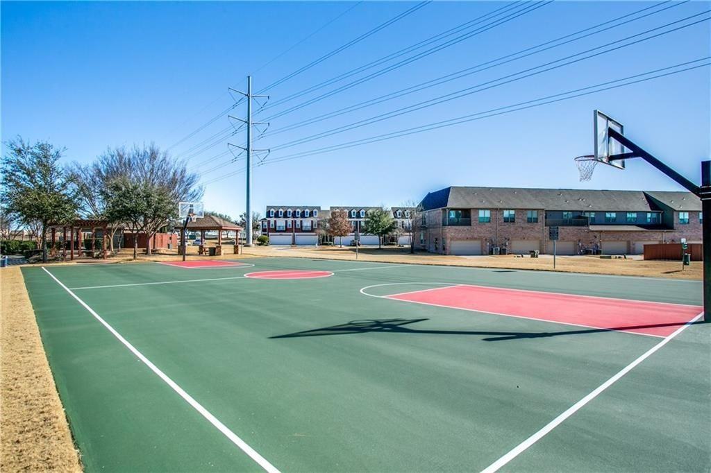 413 Metropolitan Drive - Photo 4 of 13