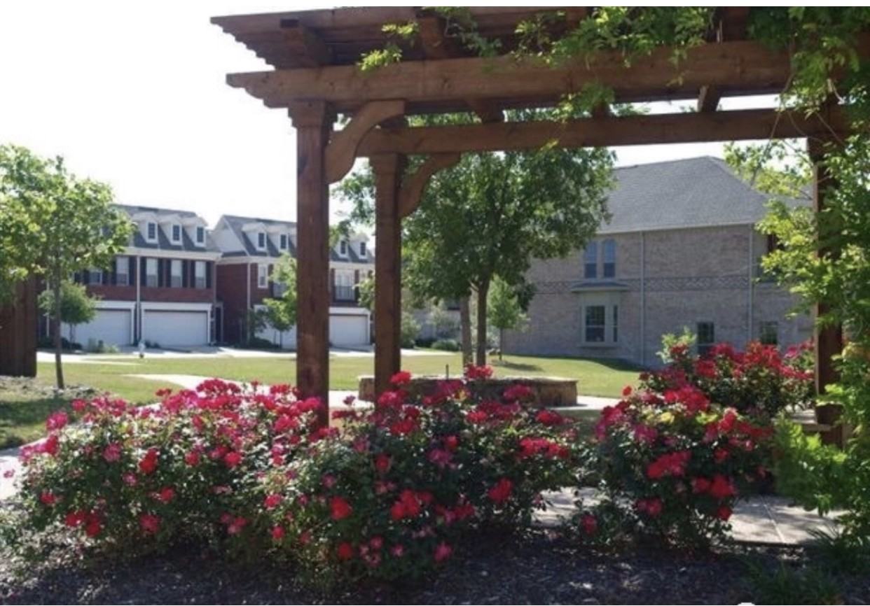 413 Metropolitan Drive - Photo 5 of 13