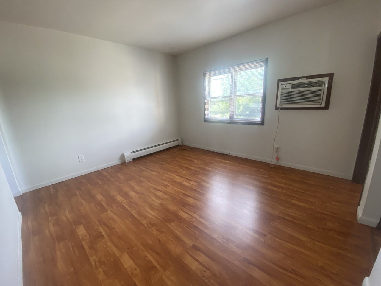 200 E Superior St - Photo 4 of 11