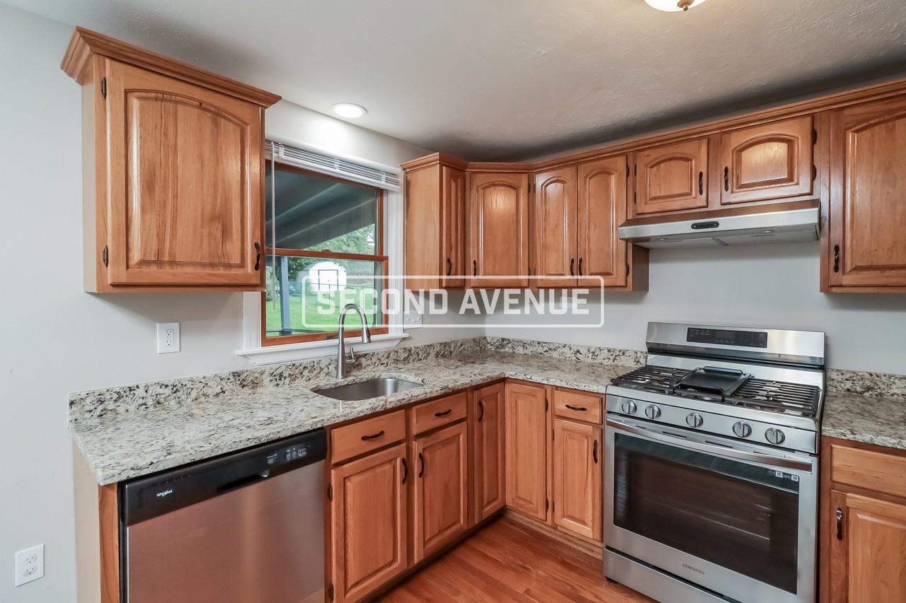 564 Carnival Dr - Photo 2 of 26