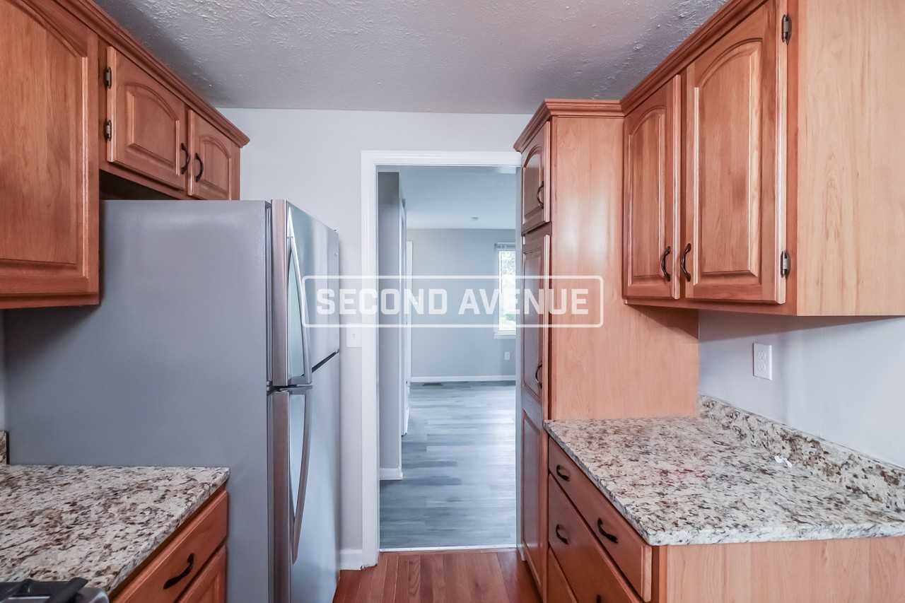 564 Carnival Dr - Photo 4 of 26