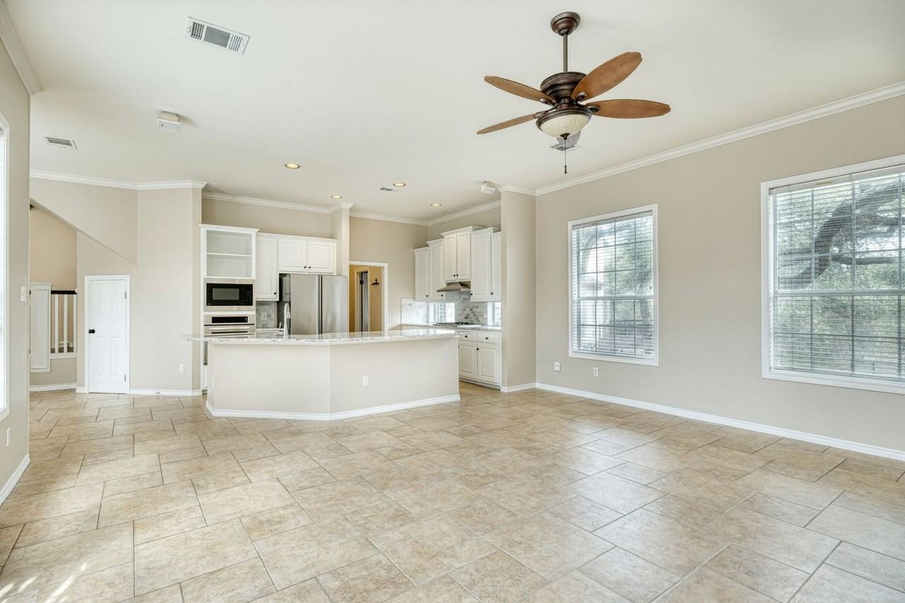 1629 Chesterwood Cv - Photo 4 of 20