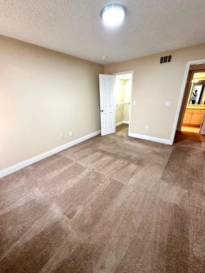 5737 Gatlin Ave #425 - Photo 7 of 15