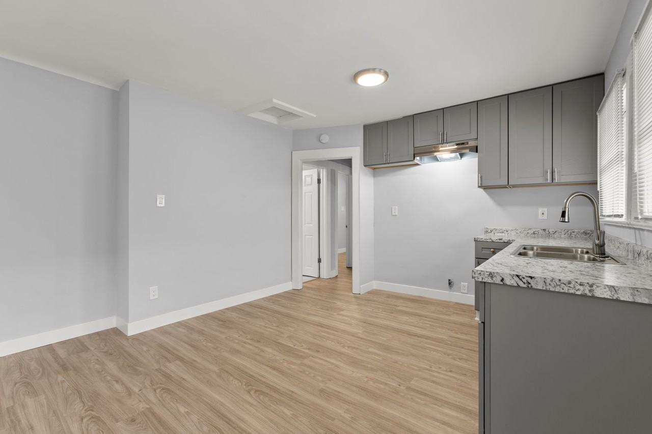 532-534 S St Louis St - Photo 2 of 5