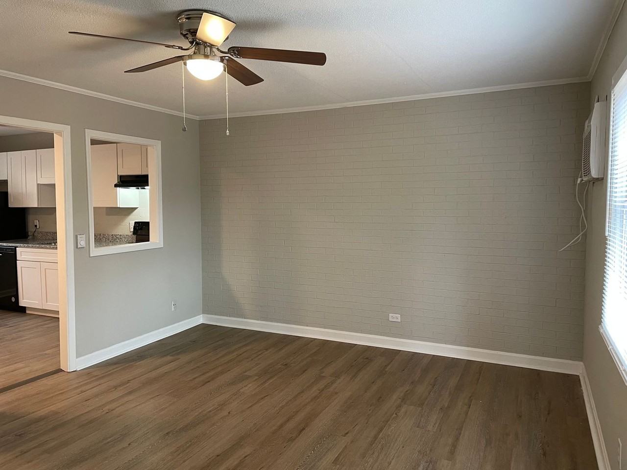 160 Drum St - Photo 4 of 15