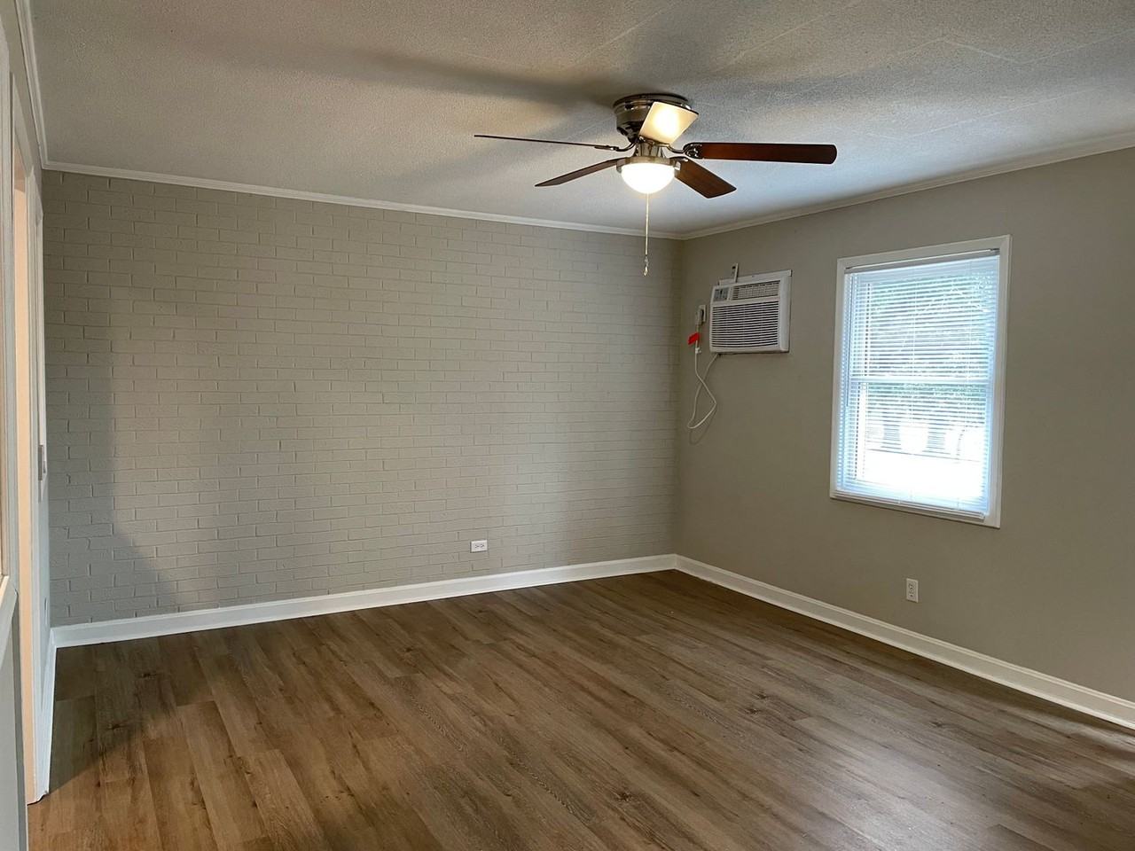 160 Drum St - Photo 7 of 15