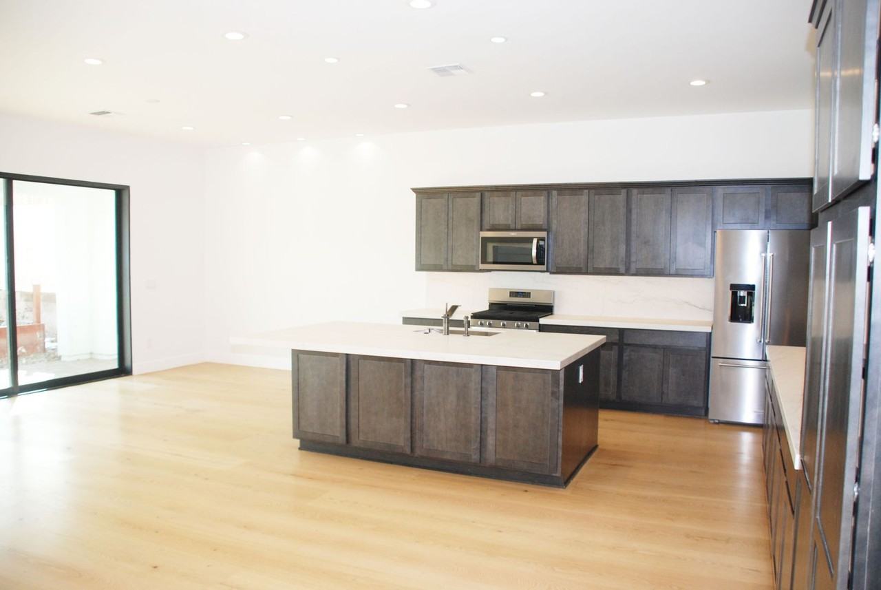 15046 Iron River Dr - Photo 6 of 39