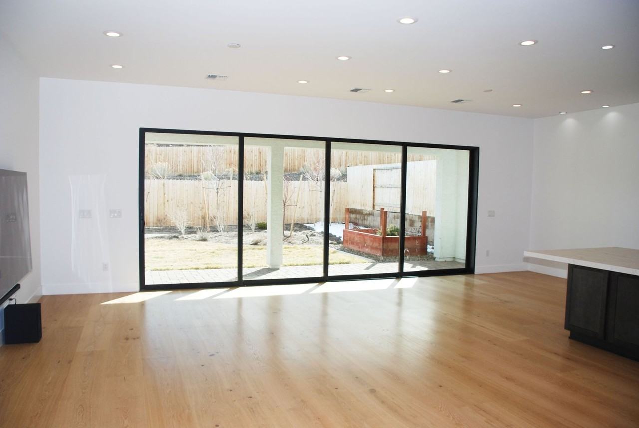 15046 Iron River Dr - Photo 7 of 39