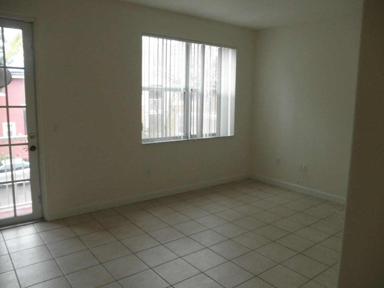 2903 Shoma Dr - Photo 4 of 14