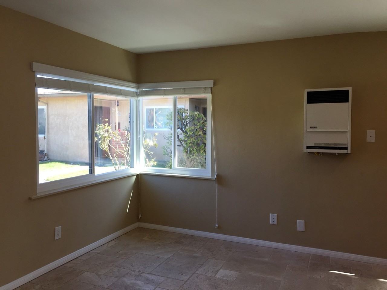 131 Daisy Ave - Photo 4 of 20