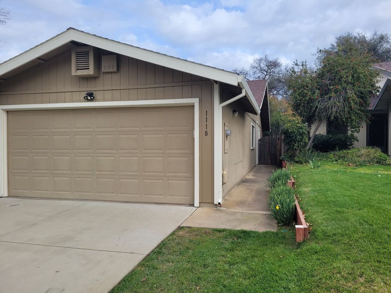 1118 Ravine View Dr - Photo 2 of 17