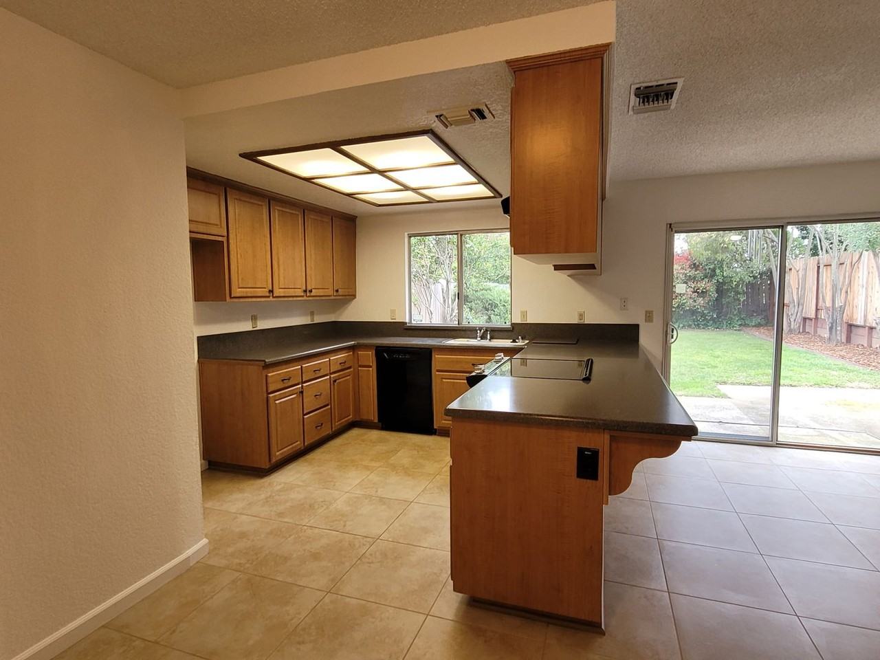 1118 Ravine View Dr - Photo 3 of 17