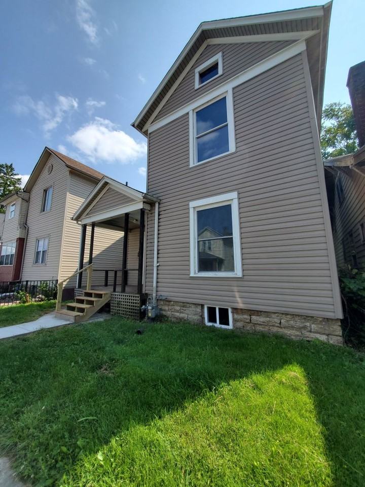2034 Stapleton Ct - Photo 2 of 32