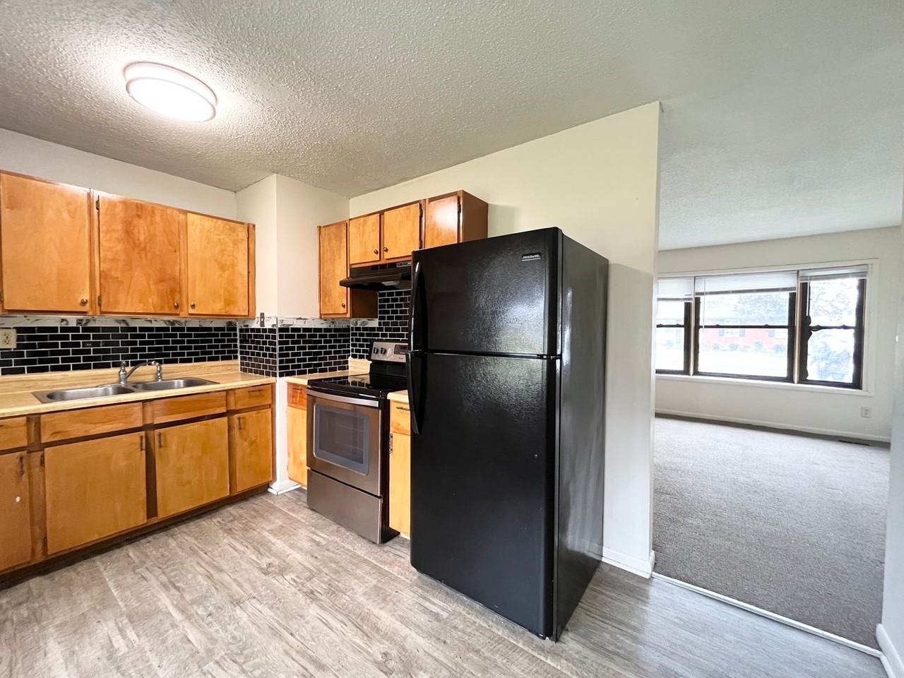 402 New Jersey Ave - Photo 3 of 10