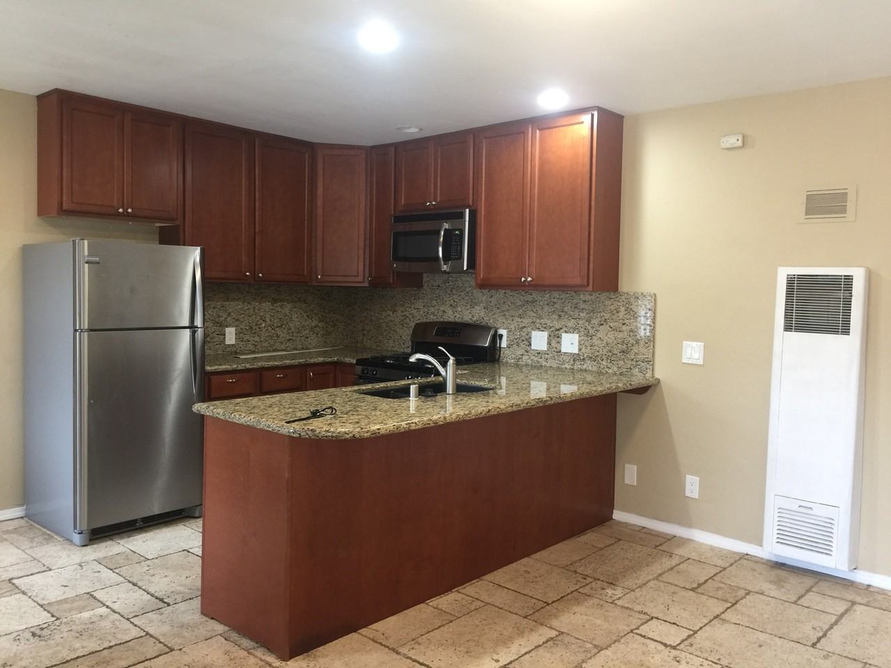 5065 W Point Loma Blvd #G - Photo 2 of 9