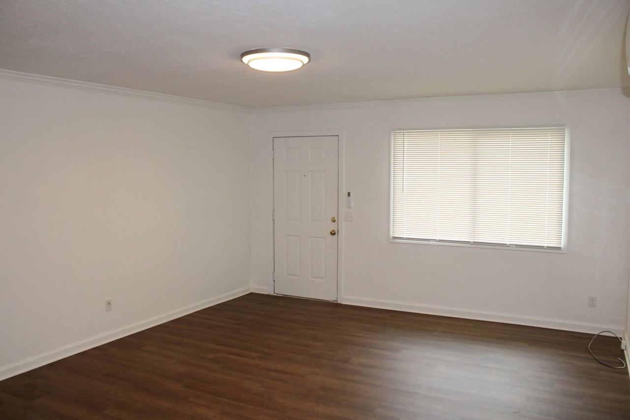 Star Dr. 2400-2402 - Photo 3 of 10