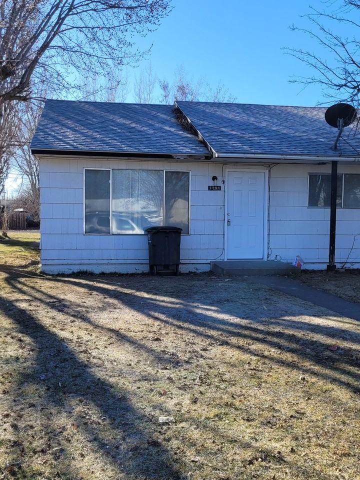 1208/1210vand Apartments 1208/1210 Vandenberg, Moses Lake, WA 98837