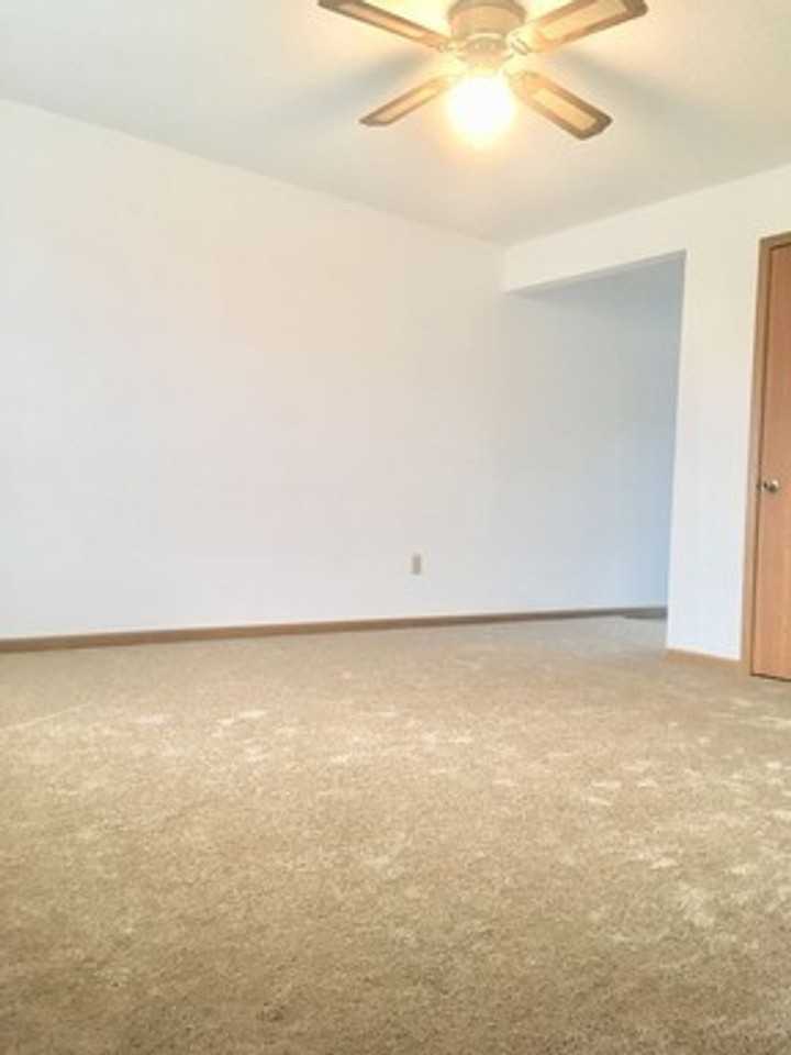 7551-MF4-E4 - Photo 2 of 9