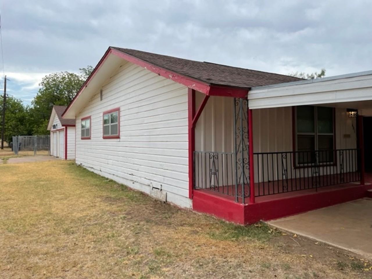 1481 Hope St - Photo 3 of 21