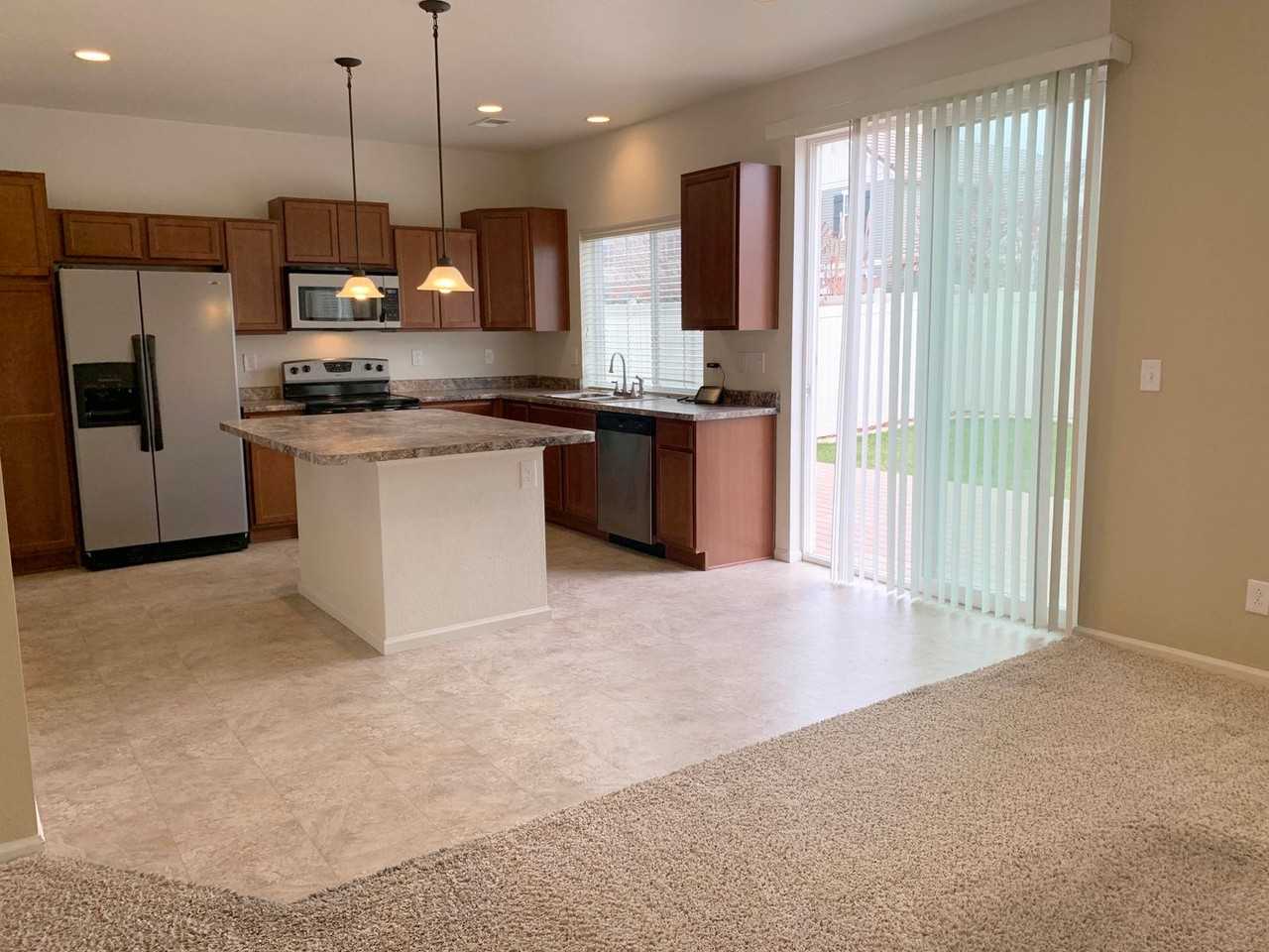 3807 Cedarwood Ln - Photo 4 of 16