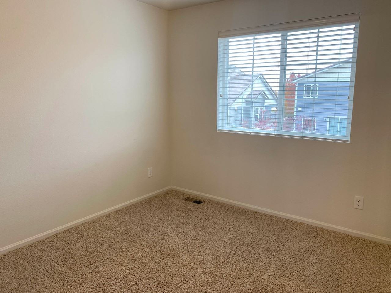 3807 Cedarwood Ln - Photo 6 of 16