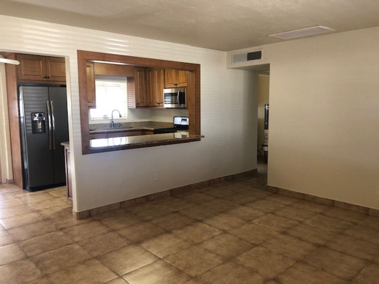 4814 E Hampton St - Photo 5 of 23