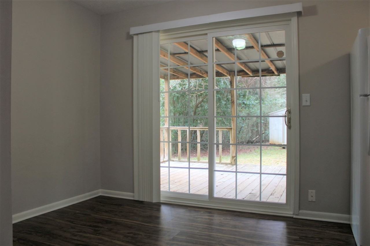 325 Angela St - Photo 3 of 16