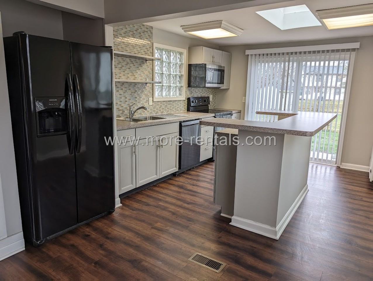 3029 Deepwood Dr - Photo 5 of 24